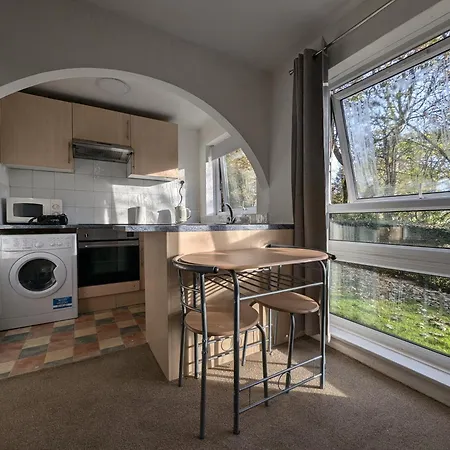 Chapel Allerton Hospital - Park View - Peaceful Apartment Leeds (West Yorkshire)